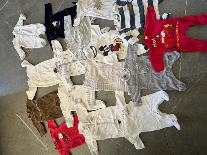Lot de 16 pyjamas - photo numéro 3