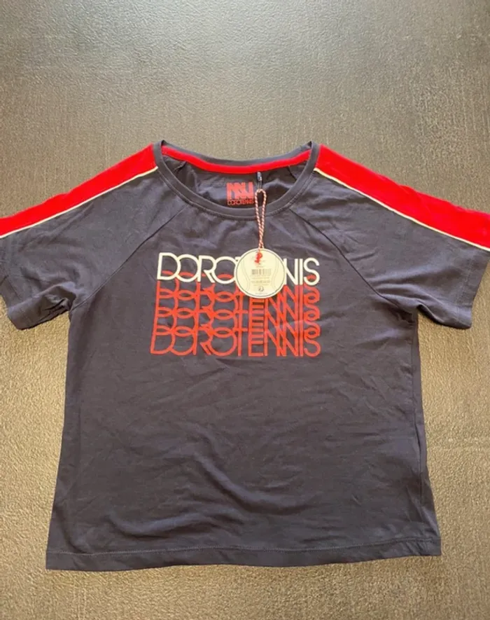 T-shirt femme Dorotennis bleu marine rouge – Taille XL mais taille plutôt M – Neuf avec étiquette - photo numéro 2