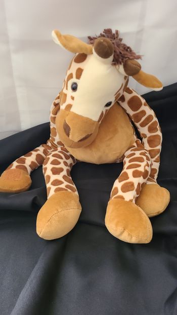 Peluche girafe marron et crème