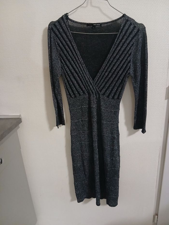 Robe femme paillete taille L couleur gris marque tally  weijl tres bonne etat