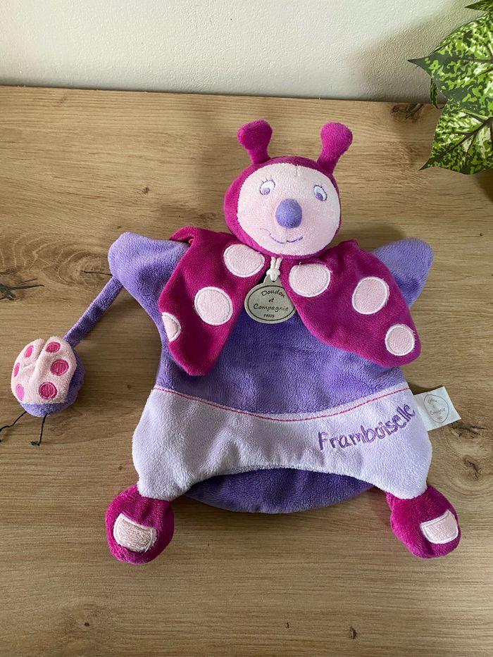 Doudou marionnette coccinelle framboiselle doudou et compagnie