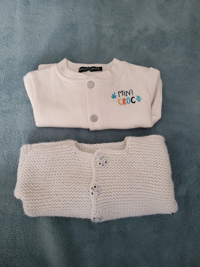 2 gilets pour bébé