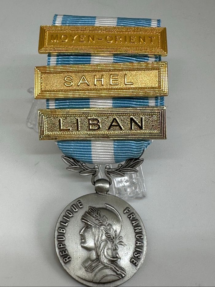 Médaille Militaire D’outre Mer , Agrafes /moyen Orient/ Sahel/ Liban - photo numéro 5