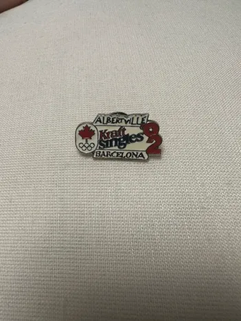 Pins vintage JO