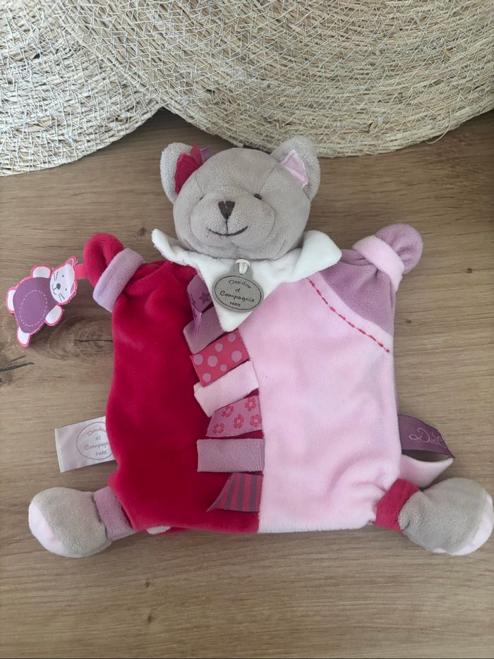 Marionnette chat rose étiquette doudou et compagnie - photo numéro 2