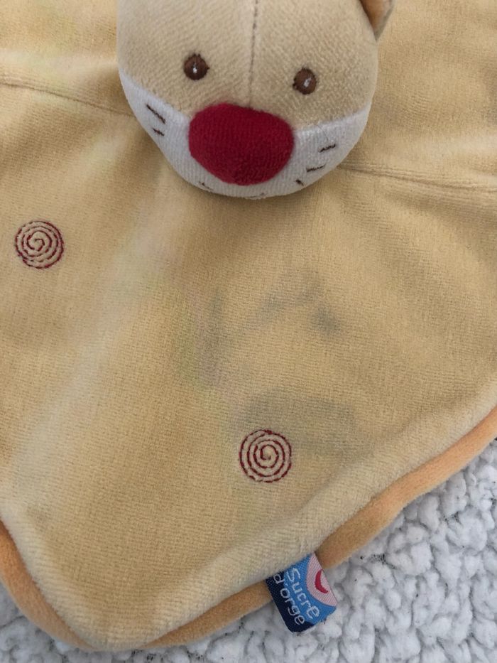 Doudou plat chat jaune orange nez rouge spirale Sucre d’orge - photo numéro 2