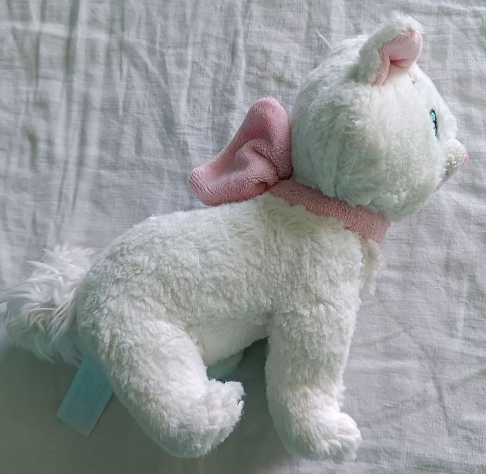 Lot peluches Marie Disney store et marionnette pingouin - photo numéro 9