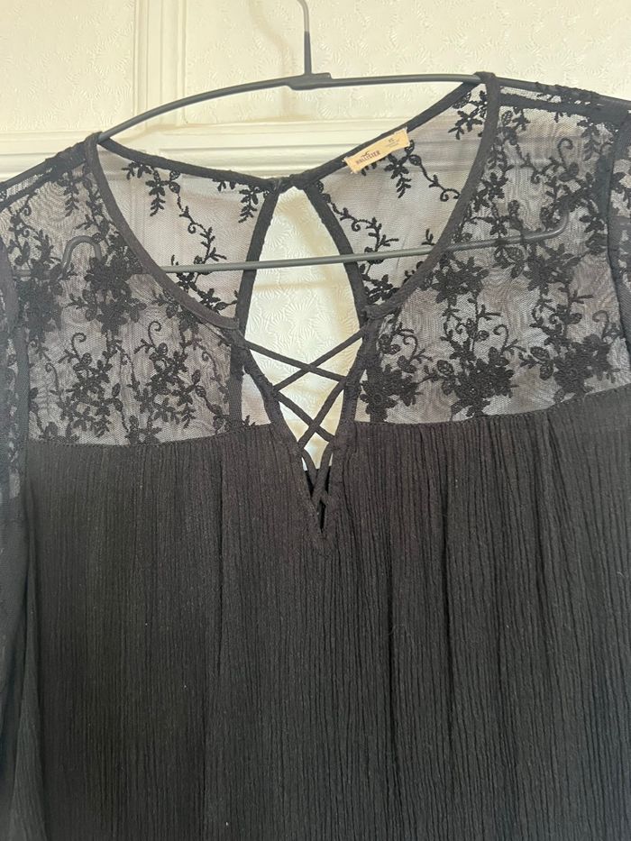 Blouse noire hollister taille XS - photo numéro 3