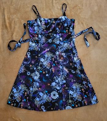 Robe nuisette fleurie satinée