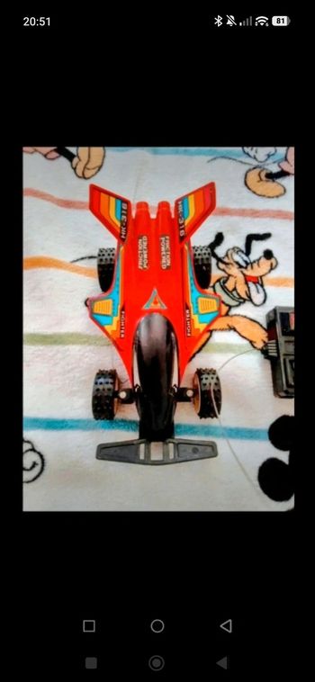 Voiture télécommandée 