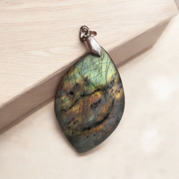 Pendentif labradorite, pierre de protection