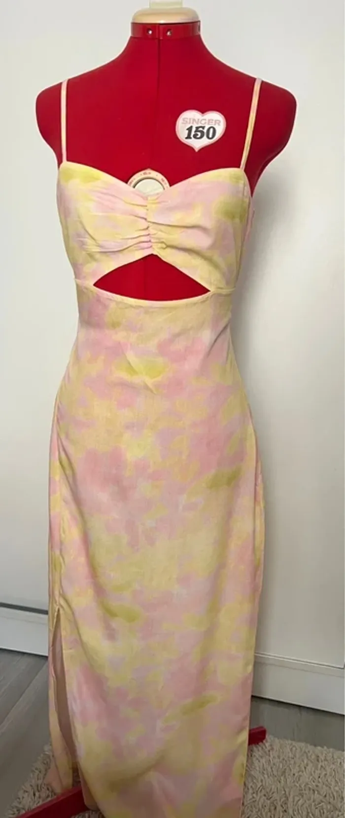 Robe midi à ouverture pastel jaune et rose Jennyfer - photo numéro 2