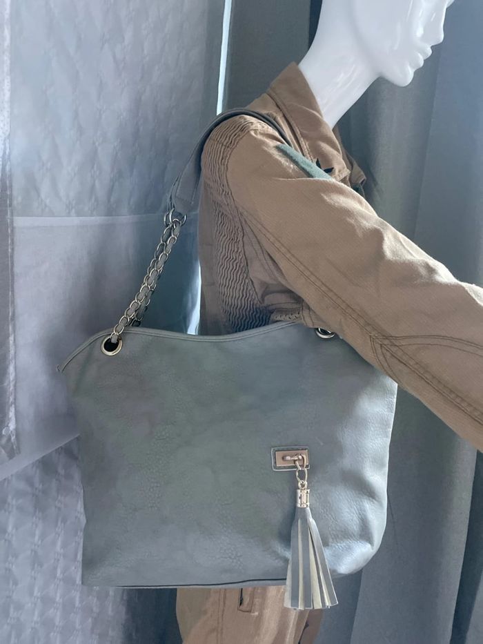 Sac à main gris - Très bon état - photo numéro 2