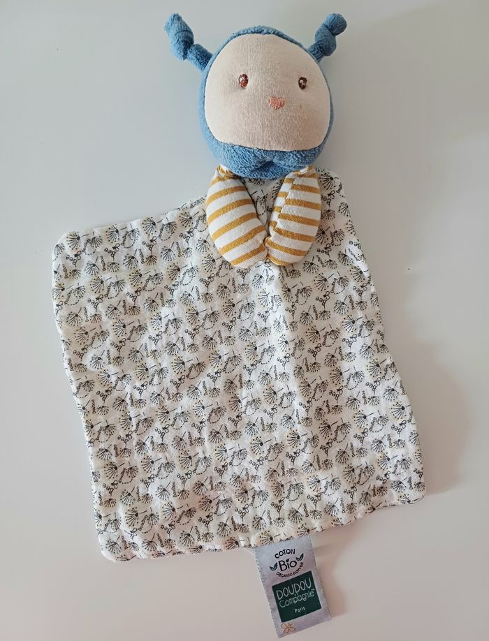 Doudou l'abeille pollen doudou et compagnie