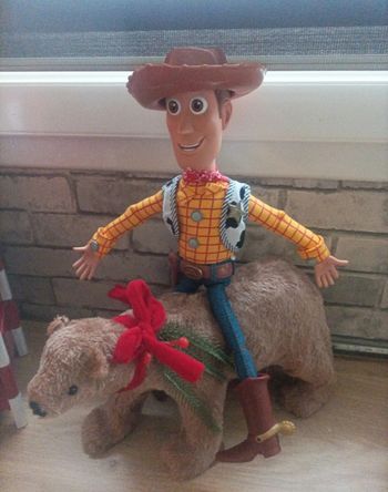 Toy story Woody 40 cm parle anglais parfait état