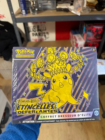 Etb Pokémon étincelles déferlante EV8 (défaut)
