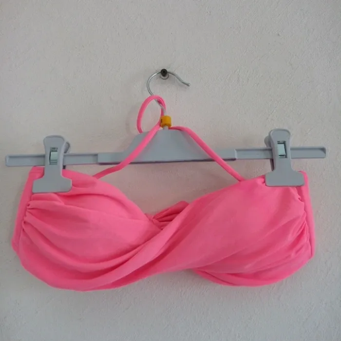 Haut de maillot de bain femme ou jeune fille