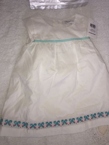 Robe neuve avec étiquette