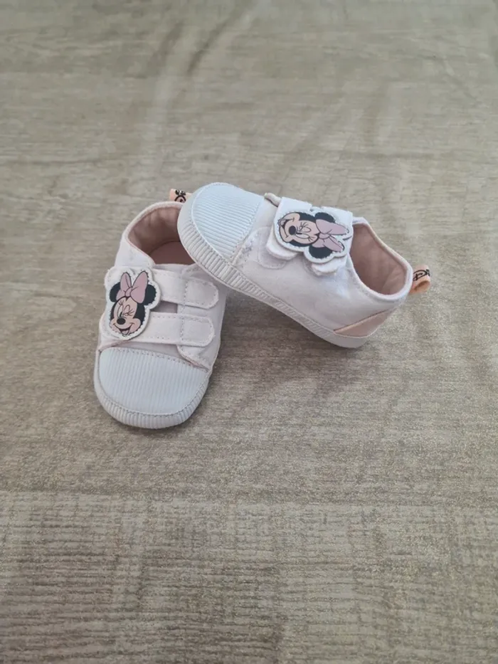 Magnifique chaussons bébé fille Minnie - photo numéro 3