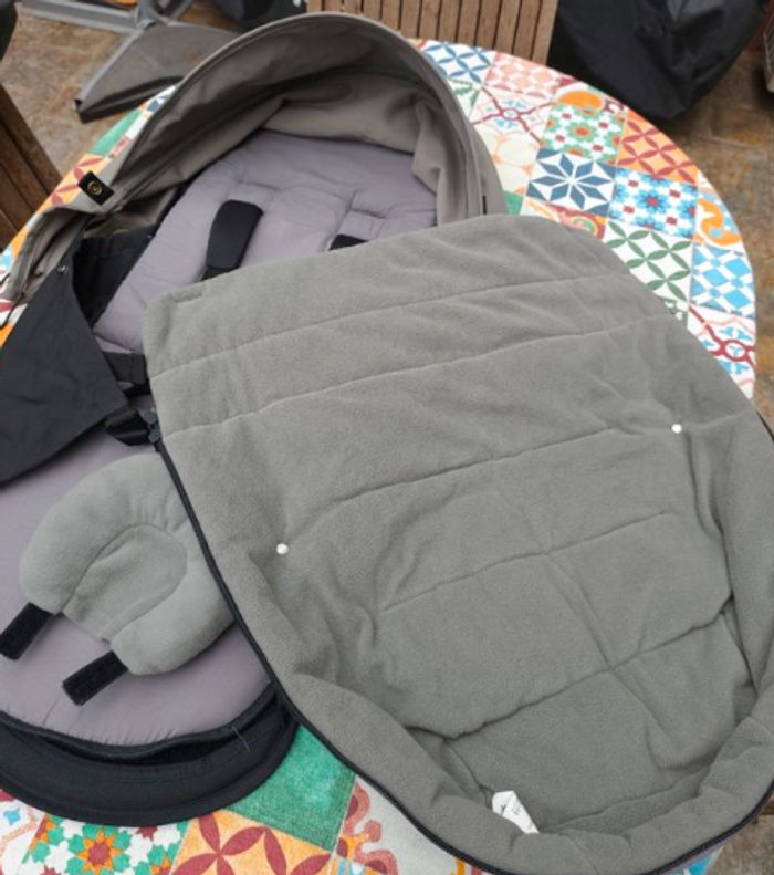 pack naissance 0+ gris Neuf - photo numéro 5