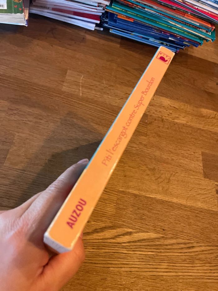 Livre cartonné Auzou Piti l’escargot conte Super Bourdon - photo numéro 2