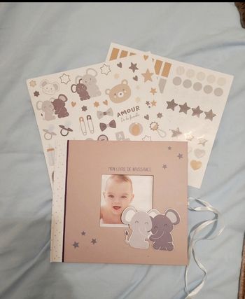 Livre naissance neuf