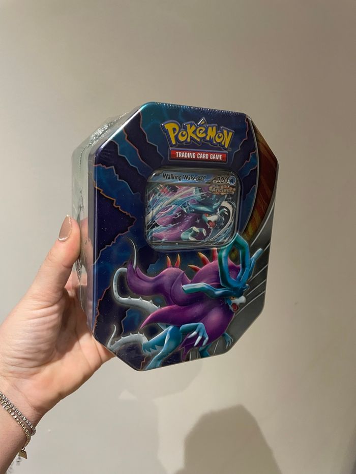 Pokémon paradox clash tin walking wakes ex en anglais ( pokebox) Neuve et scellé - photo numéro 2