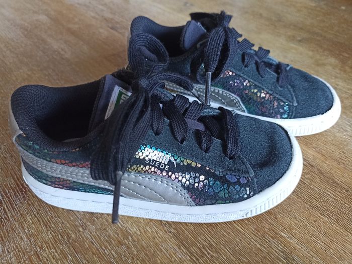 Chaussures enfant PUMA Suède taille 25