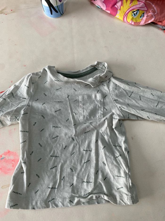 TEE shirt ml 18 mois