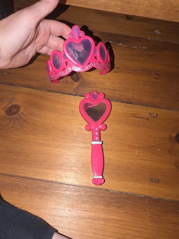 Couronne et sceptre pour petite fille barbie