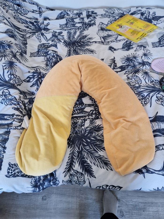 Lot 2 coussins d'allaitement