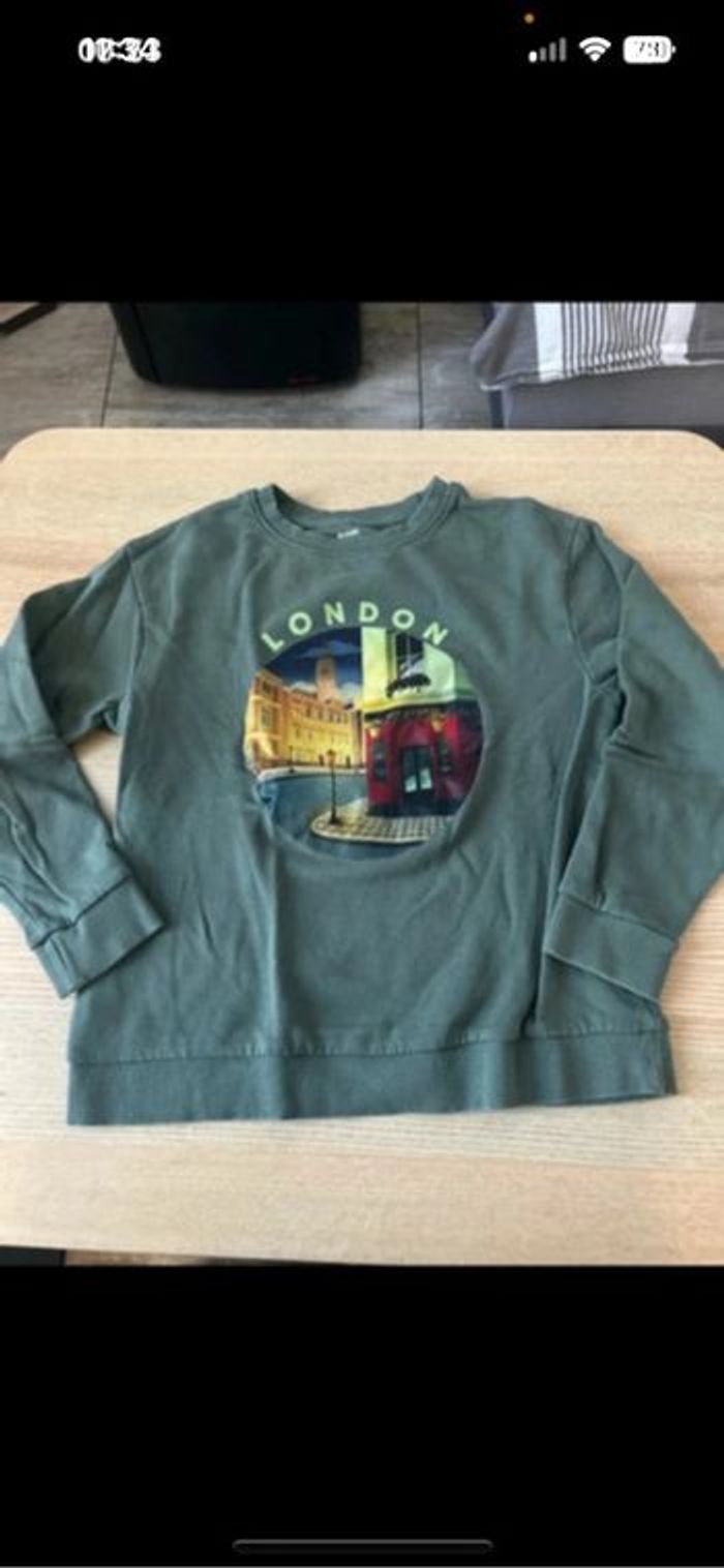Sweat taille 12 ans