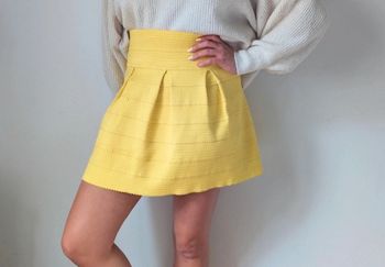 Jupe patineuse taille haute jaune de la marque Cherry Koko.