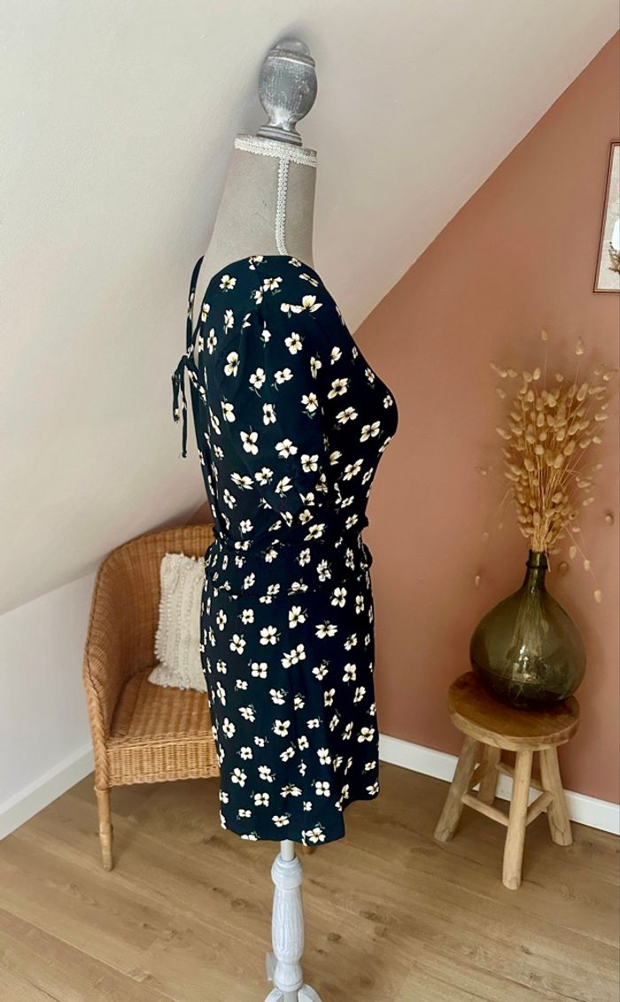 💜 Combishort bershka taille S noir fleuri 💜 - photo numéro 4