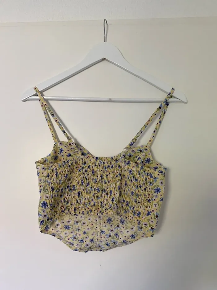Top SHEIN fleurie - photo numéro 2