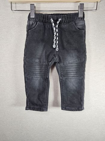 Jeans tape à l'œil 6 mois