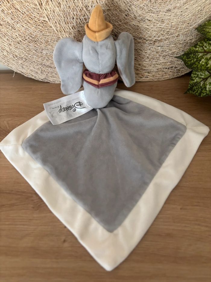 Doudou éléphant Dumbo mouchoir gris blanc Disney neuf - photo numéro 3