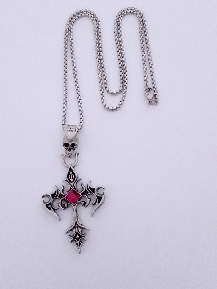 Chaîne + pendentif gothique - photo numéro 2