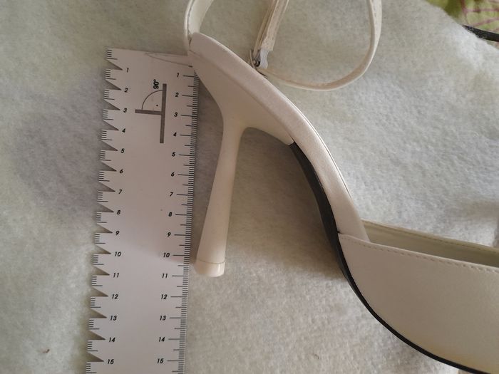 Très belle chaussure  neuve - photo numéro 3