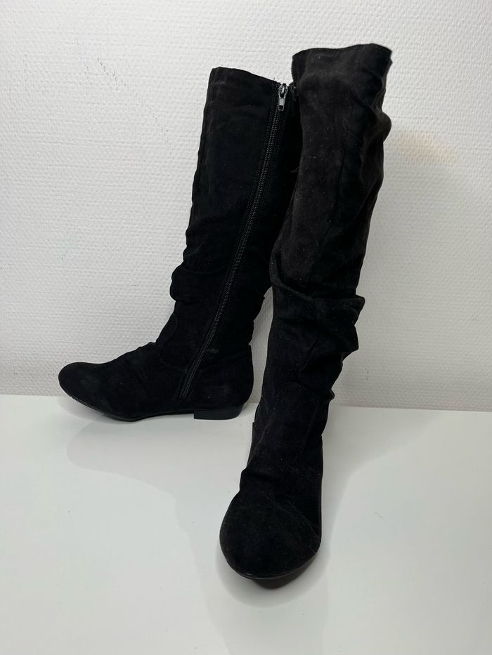 Bottes noires pointure 35 - photo numéro 2