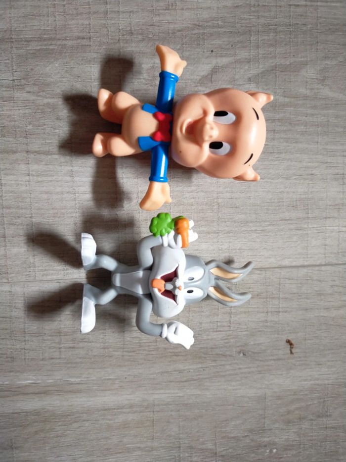 2 figurines bugs Bunny 3€
