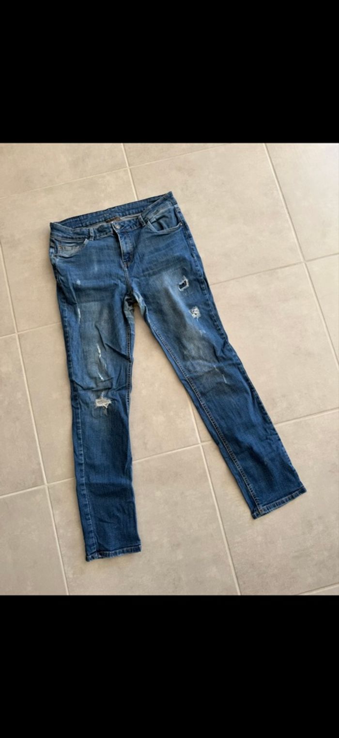 Jean effet used troué Taille 42 - photo numéro 1