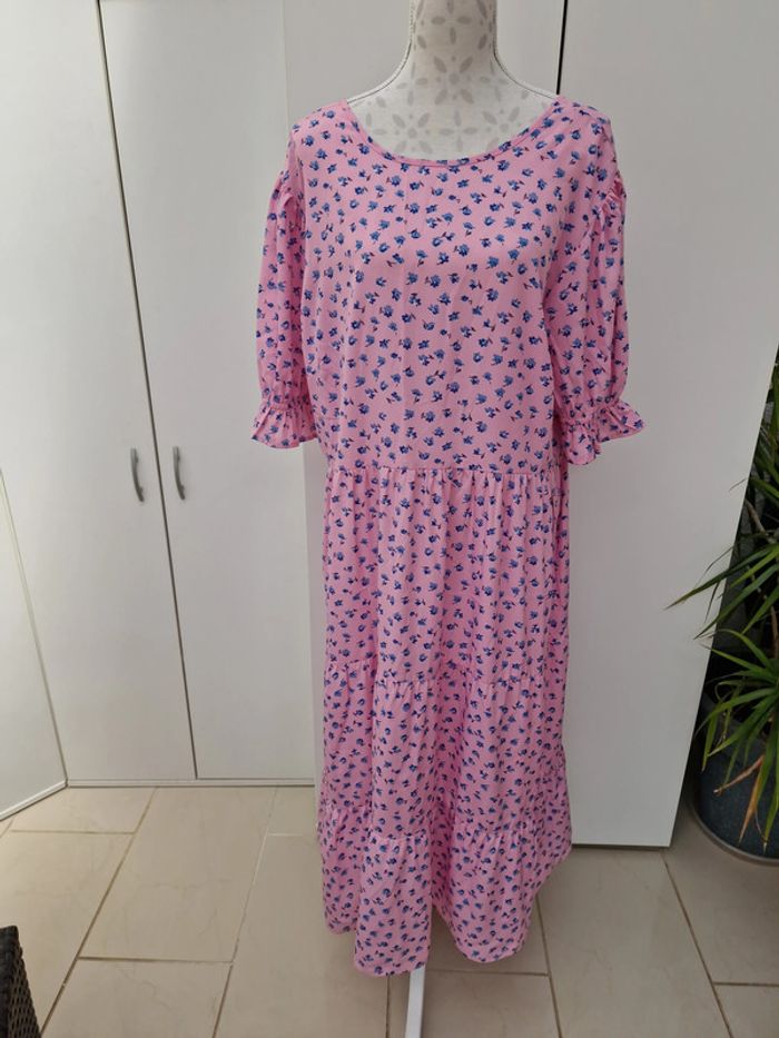 Robe Longue Rose Imprimé Fleurs Bleu Avec Volants - photo numéro 2