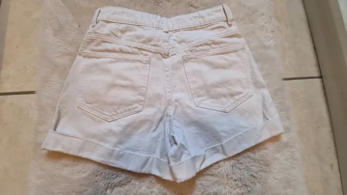 Short en jean blanc Mango taille 36 - photo numéro 2