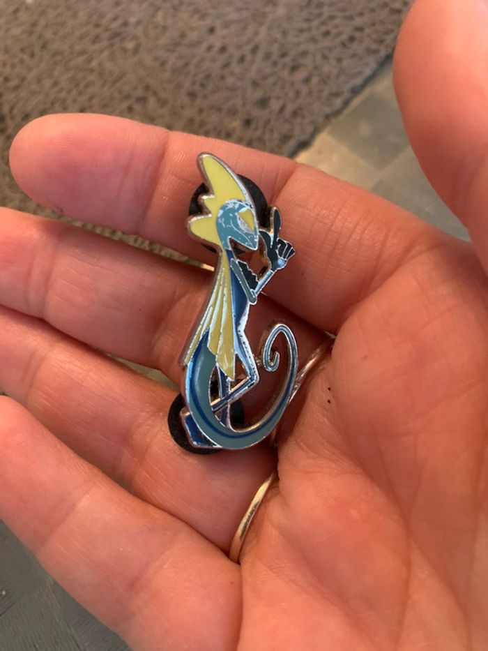 Pin’s pokemon lezargus