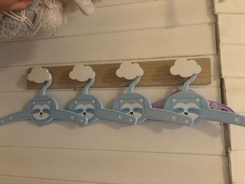 Porte manteau bébé nuages + cintres