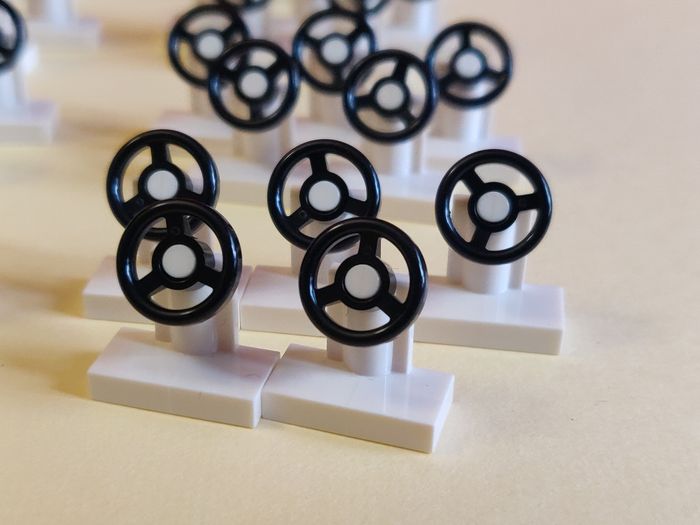 40 volants blancs Lego - jamais utilisés parfait état - vrai Lego - photo numéro 3