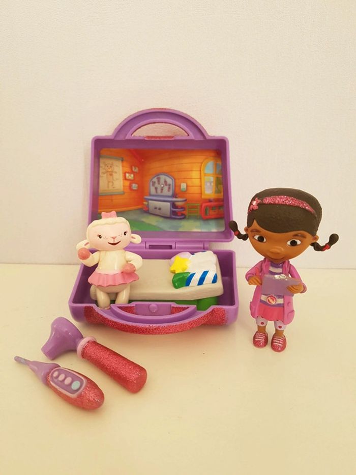 Mini univers malette Dr La peluche et ses amis Disney junior - photo numéro 17