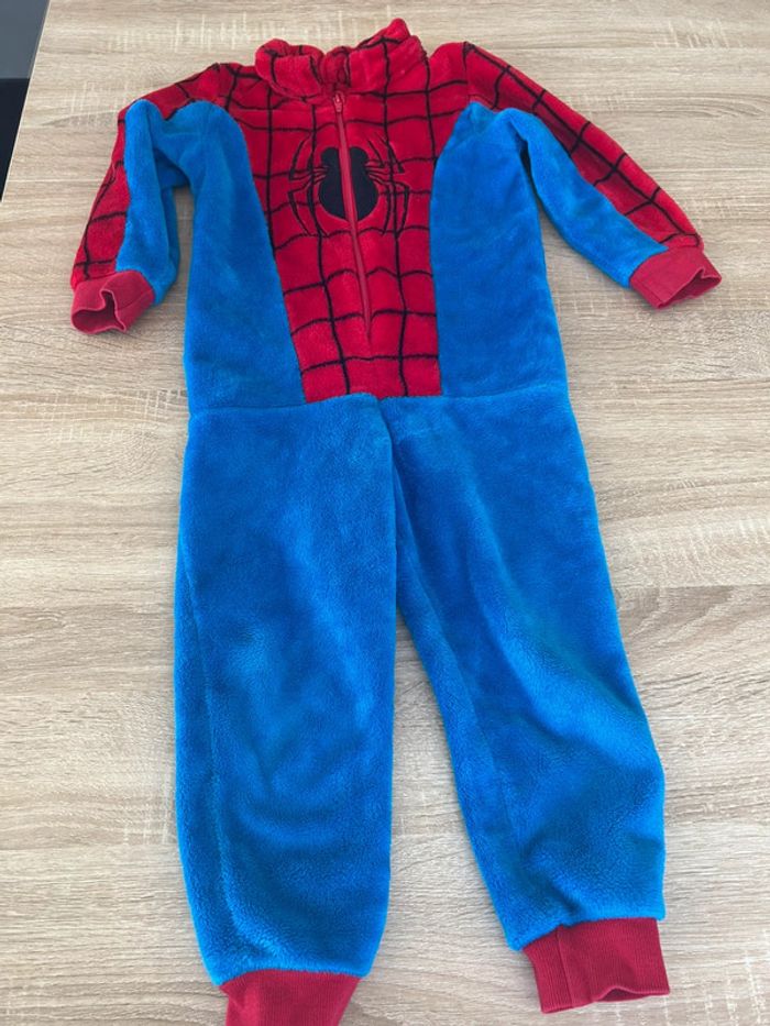 Pyjama 1 pièce Spiderman très bon état