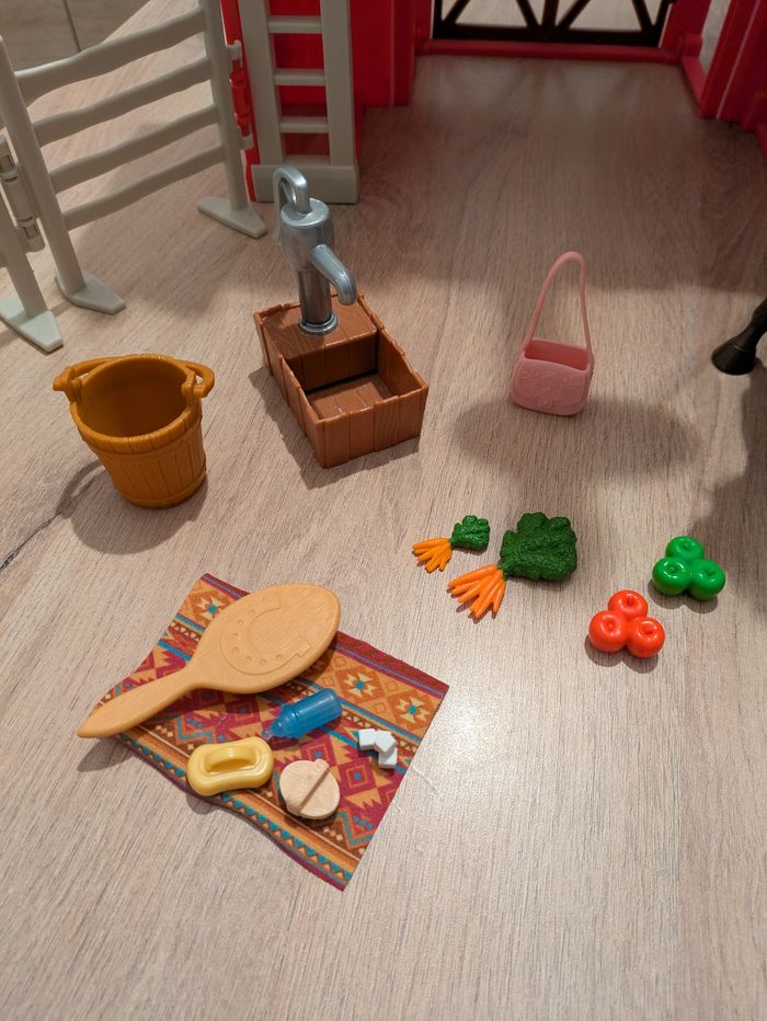 Centre équestre spirit et poupées - photo numéro 10